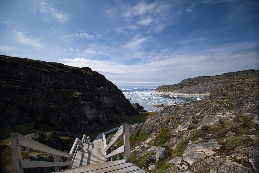 Eisberge vom Sermermiut Trail aus gesehen.