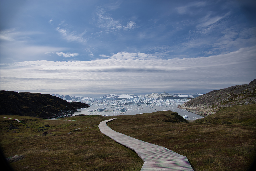 Blick auf den Eisfjord entlang des Sermermiut Trails.