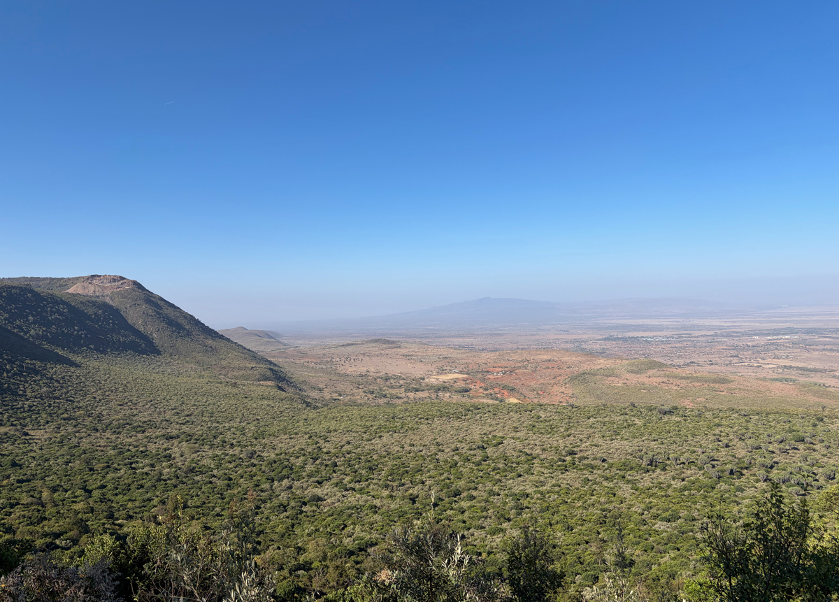 Erster Blick ins beeindruckende Great Rift Valley auf dem Weg zur Masai Mara.